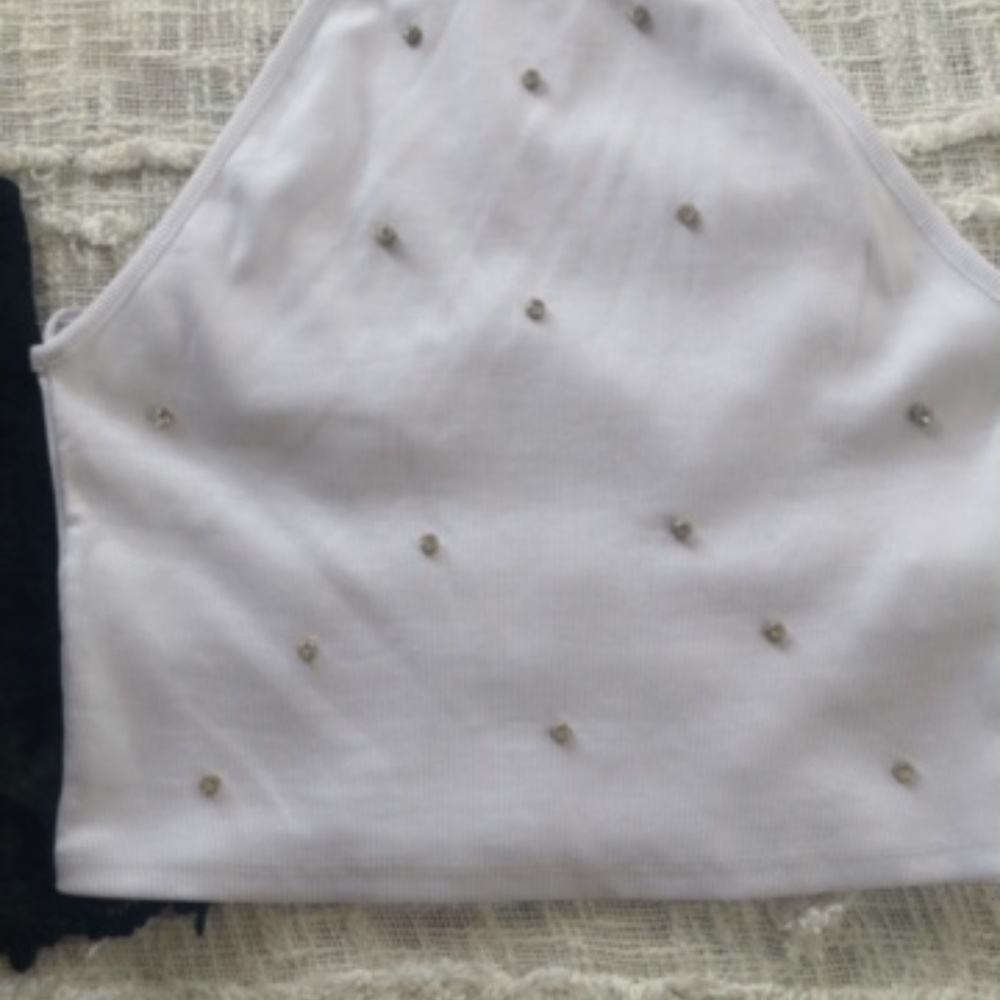 BLACK & WHITE TOP - Picture 2 of 6